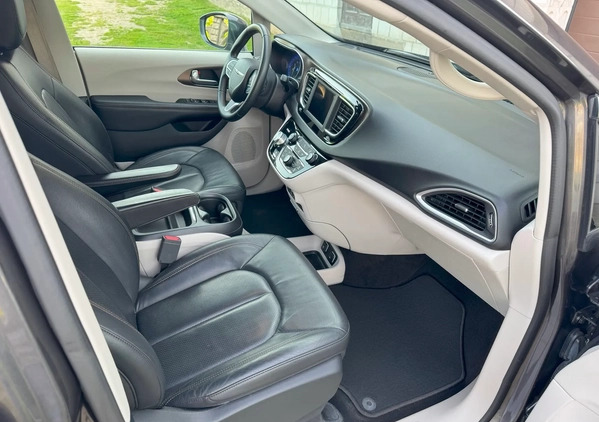 Chrysler Pacifica cena 62000 przebieg: 87000, rok produkcji 2018 z Zambrów małe 22
